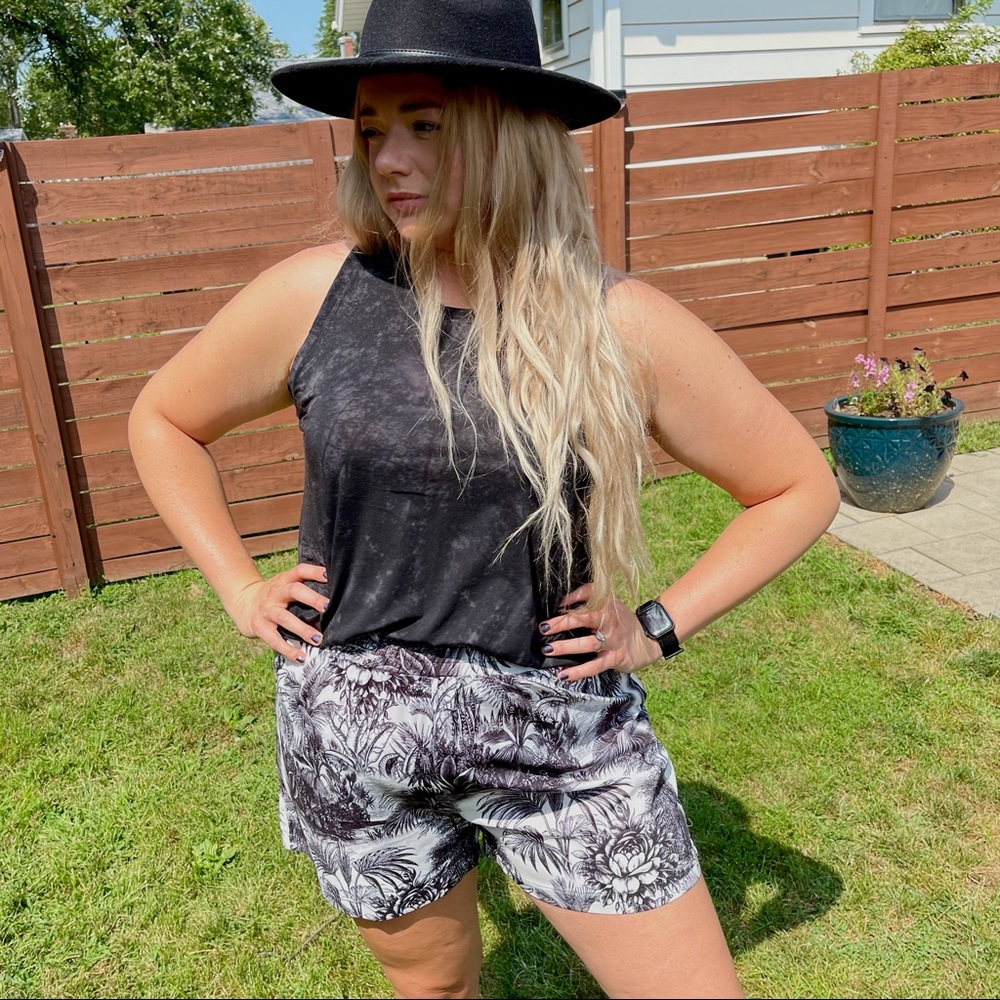 MISSGUIDED Size 14 Silk Style Shorts